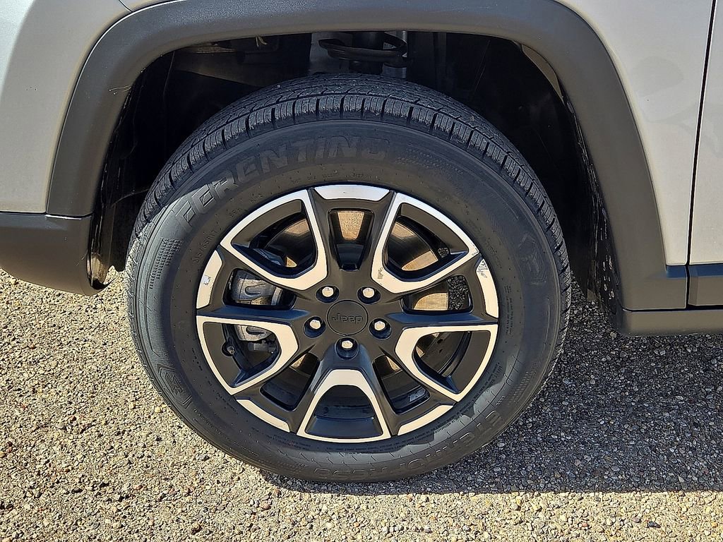 Used 2024 Jeep Compass Trailhawk image 10