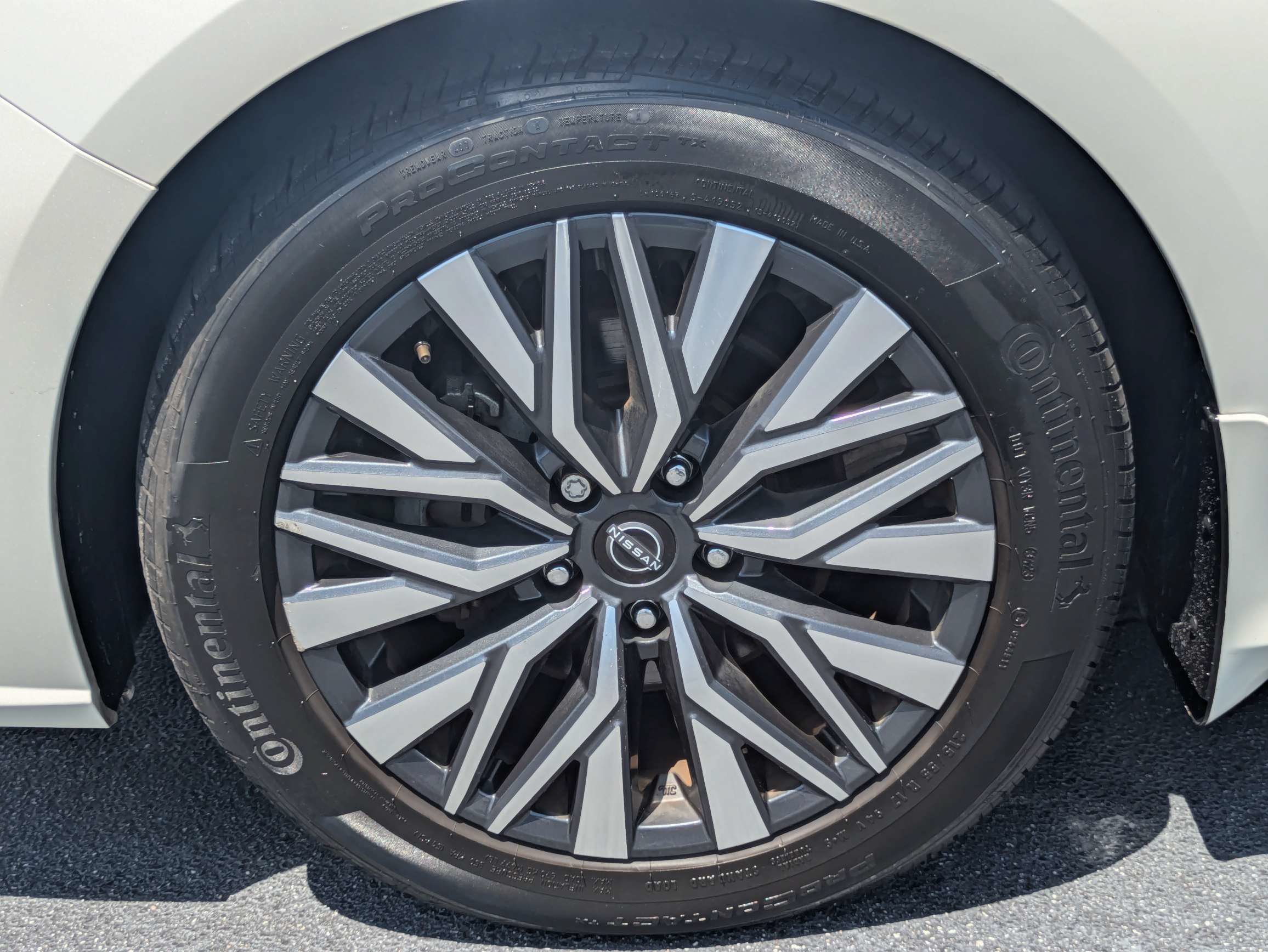 Used 2024 Nissan Altima 2.5 SV FWD image 30