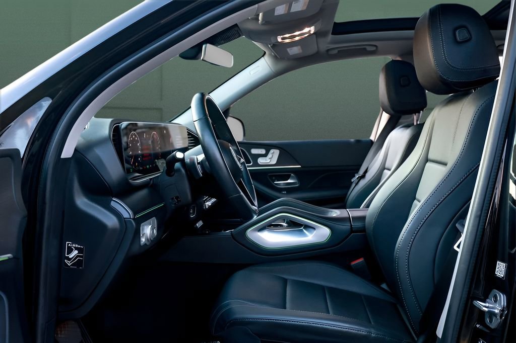 Used 2024 Mercedes-Benz GLE 450e 4MATIC w/ AMG Line Exterior image 21