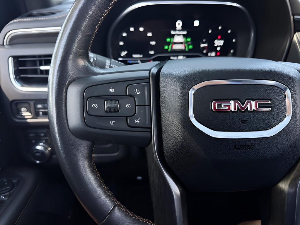 Used 2023 GMC Yukon AT4 AWD/4WD image 13