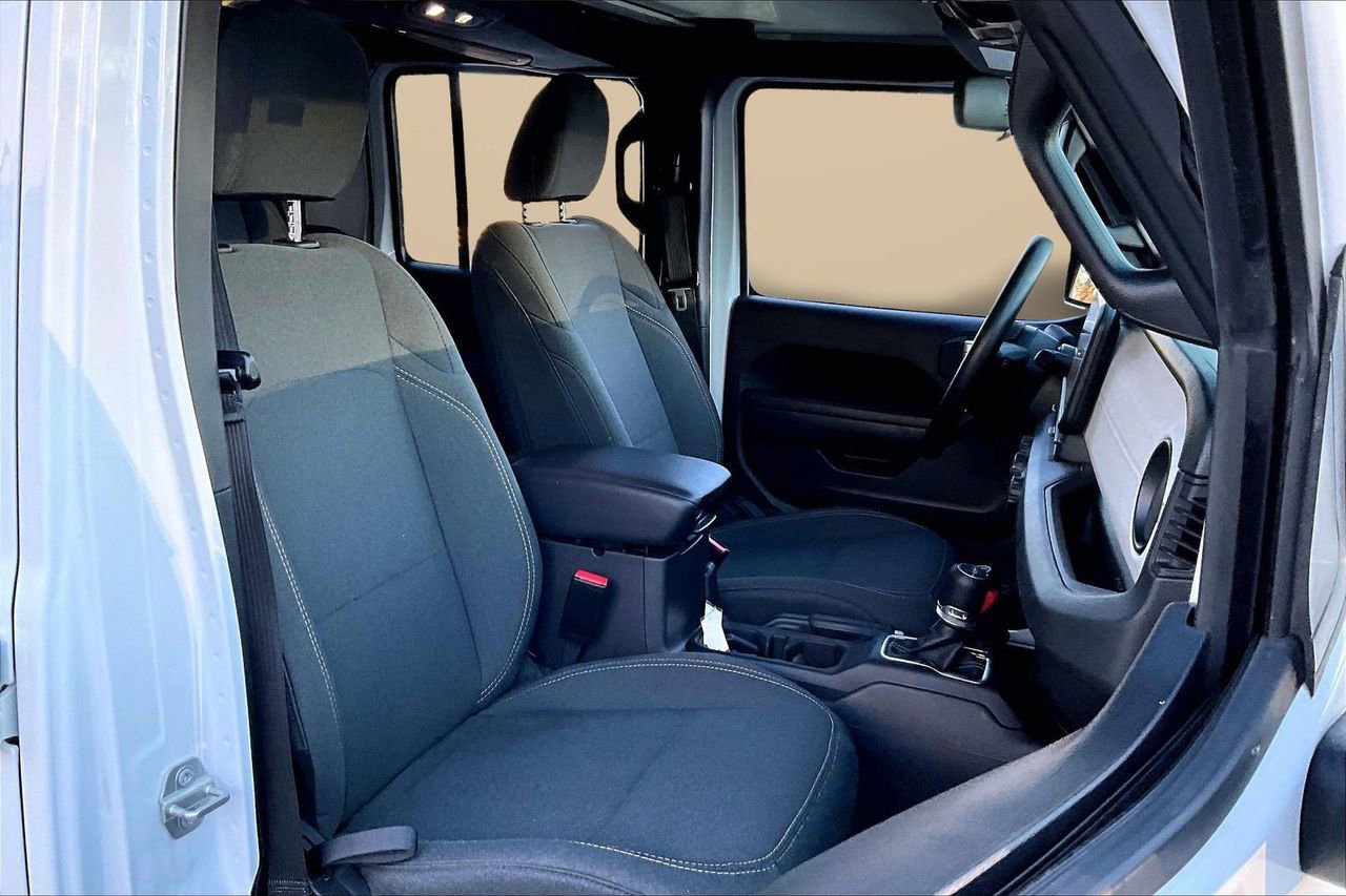 Certified 2025 Jeep Gladiator Sport image 22