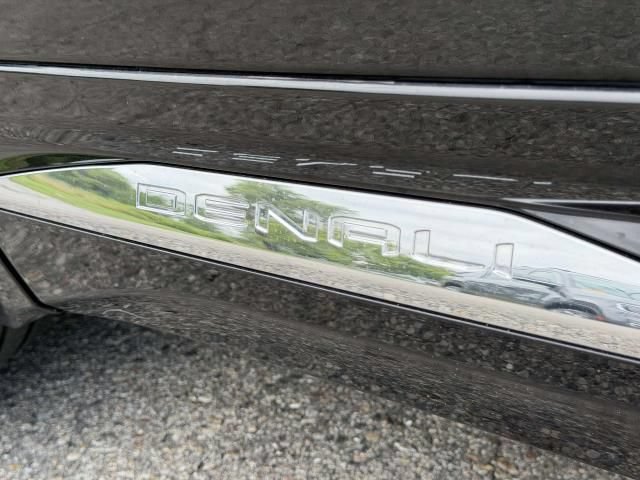 Certified 2024 GMC Terrain Denali w/ Denali Premium Package AWD/4WD image 5