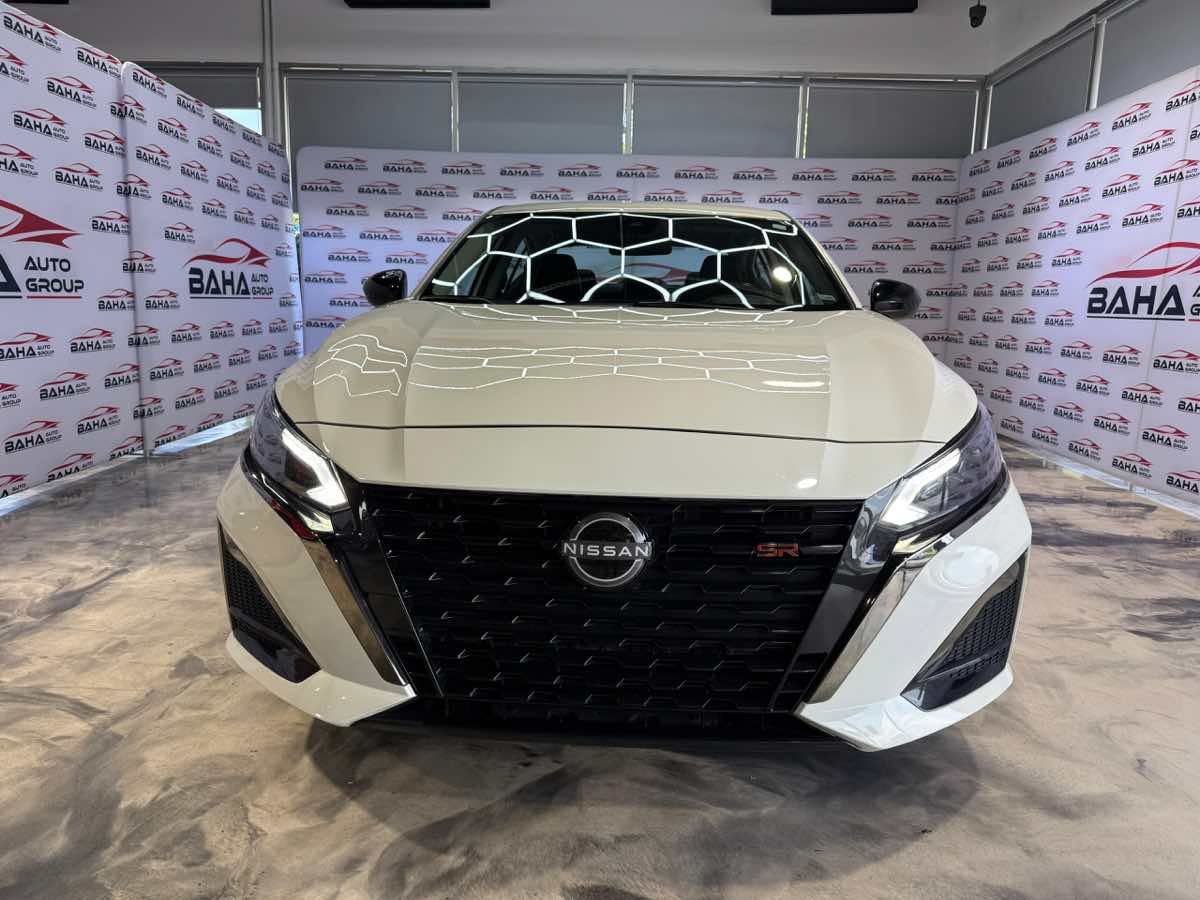 Used 2025 Nissan Altima 2.5 SR FWD image 4