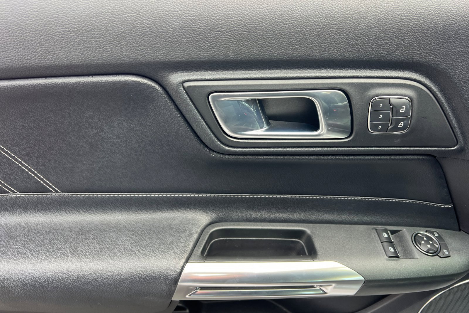 Used 2018 Ford Mustang GT Premium w/ Safe & Smart Package image 12