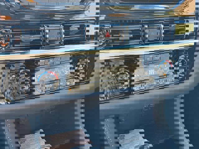 New 2025 Nissan Pathfinder SV image 16