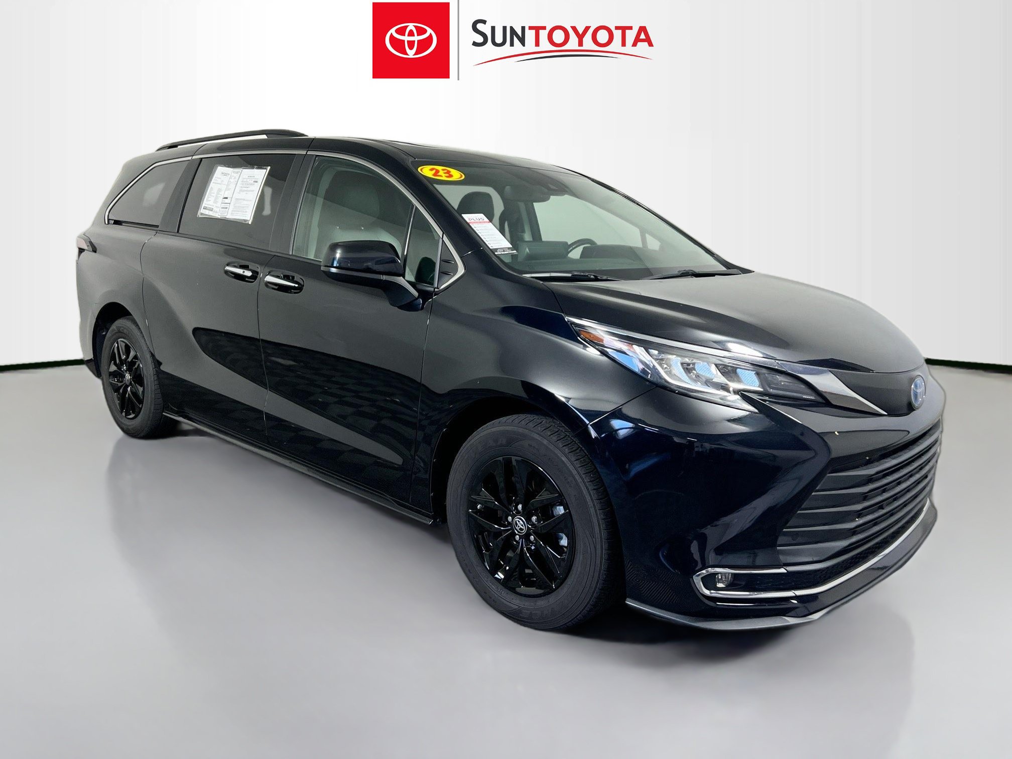 Used 2023 Toyota Sienna XLE