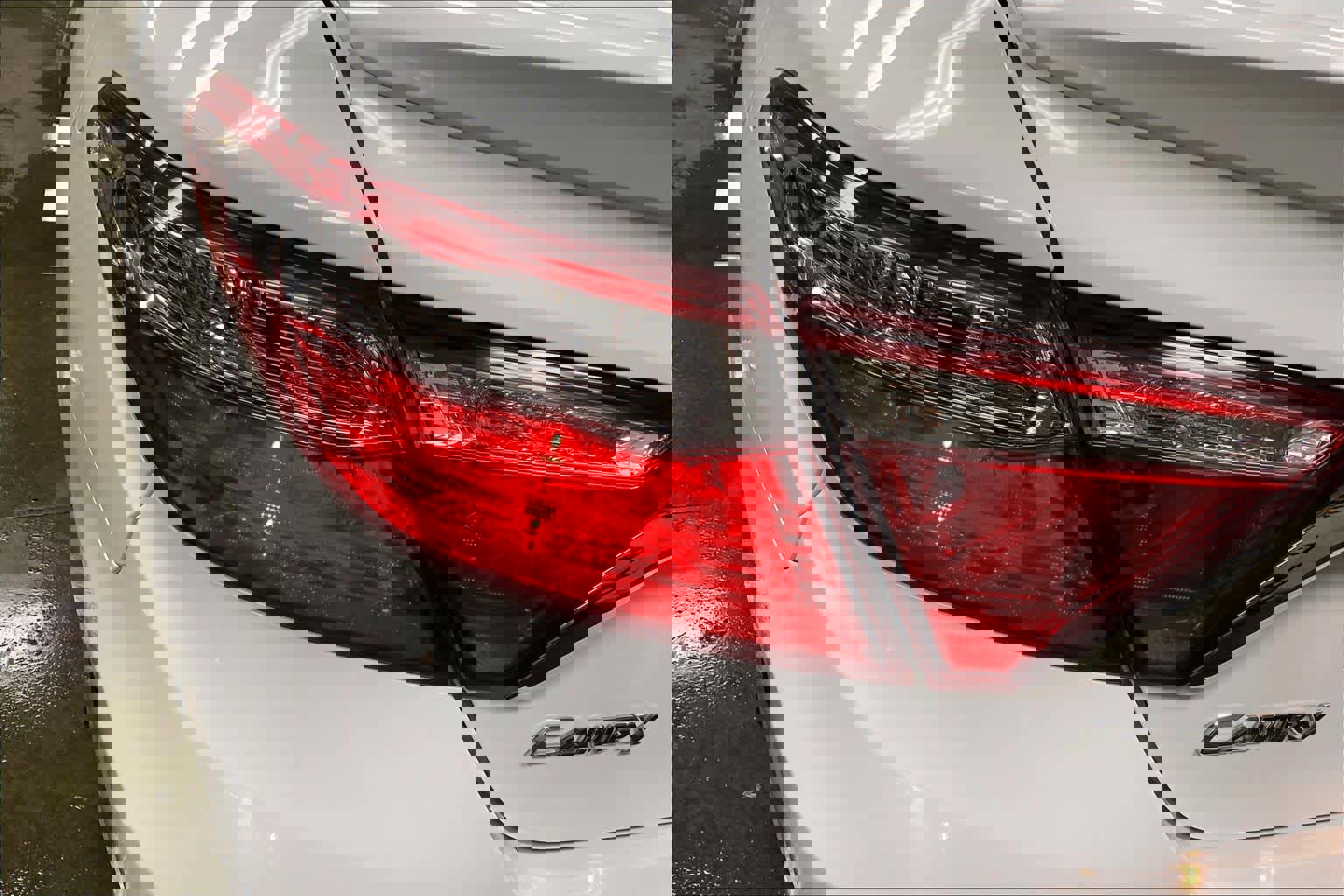 Used 2017 Toyota Camry SE w/ Moonroof Package image 28