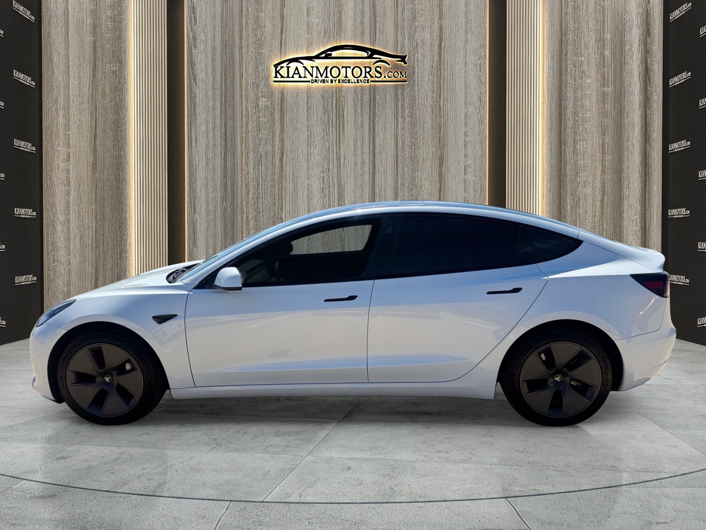 Used 2023 Tesla Model 3 Standard Range RWD image 8