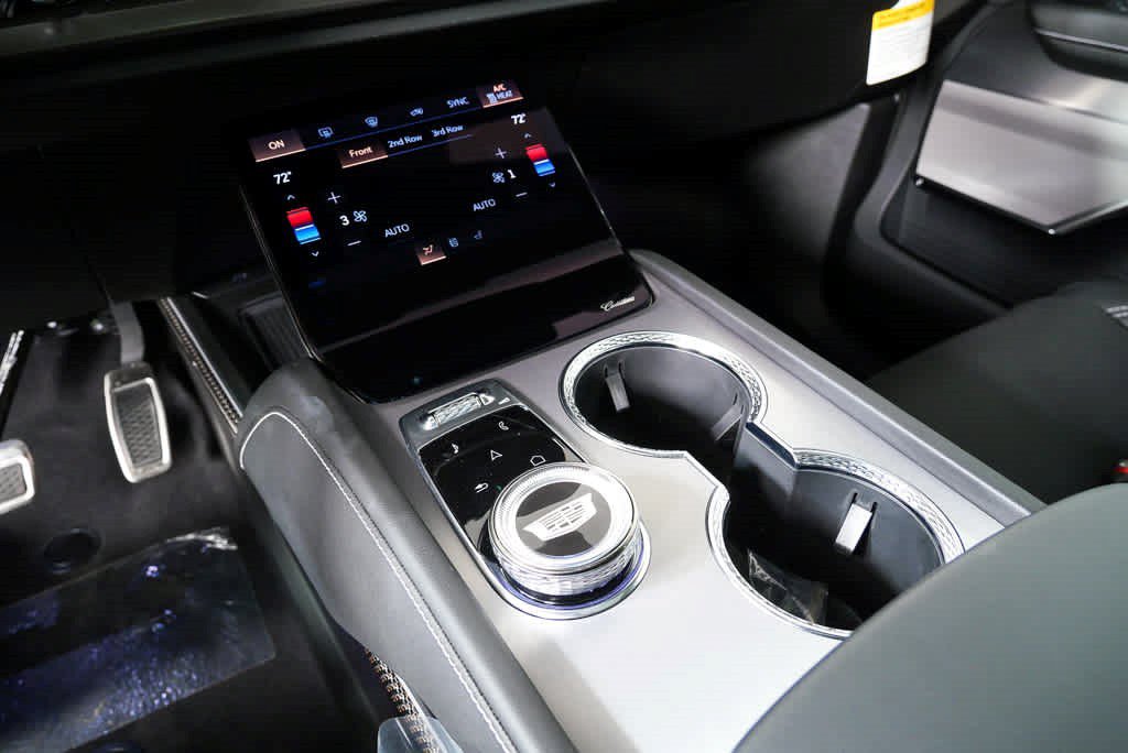 Certified 2026 Cadillac Vistiq Luxury AWD/4WD image 21