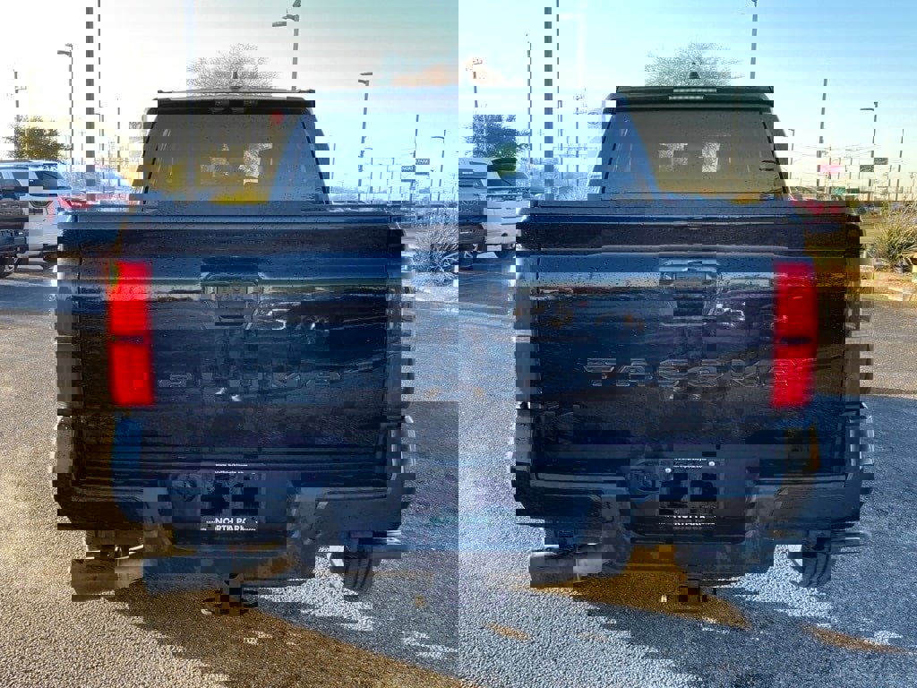 Certified 2025 Toyota Tacoma SR5 image 4