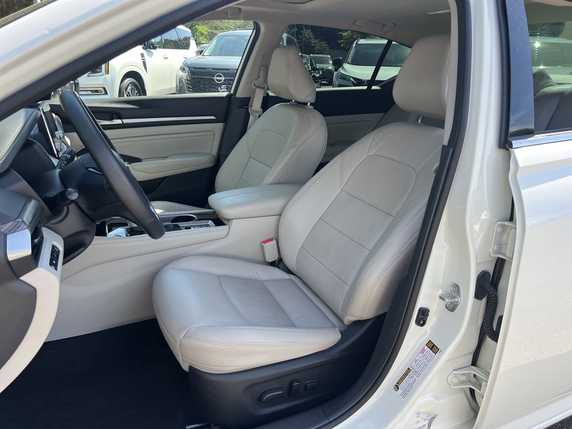 Used 2022 Nissan Altima 2.5 SL FWD image 18