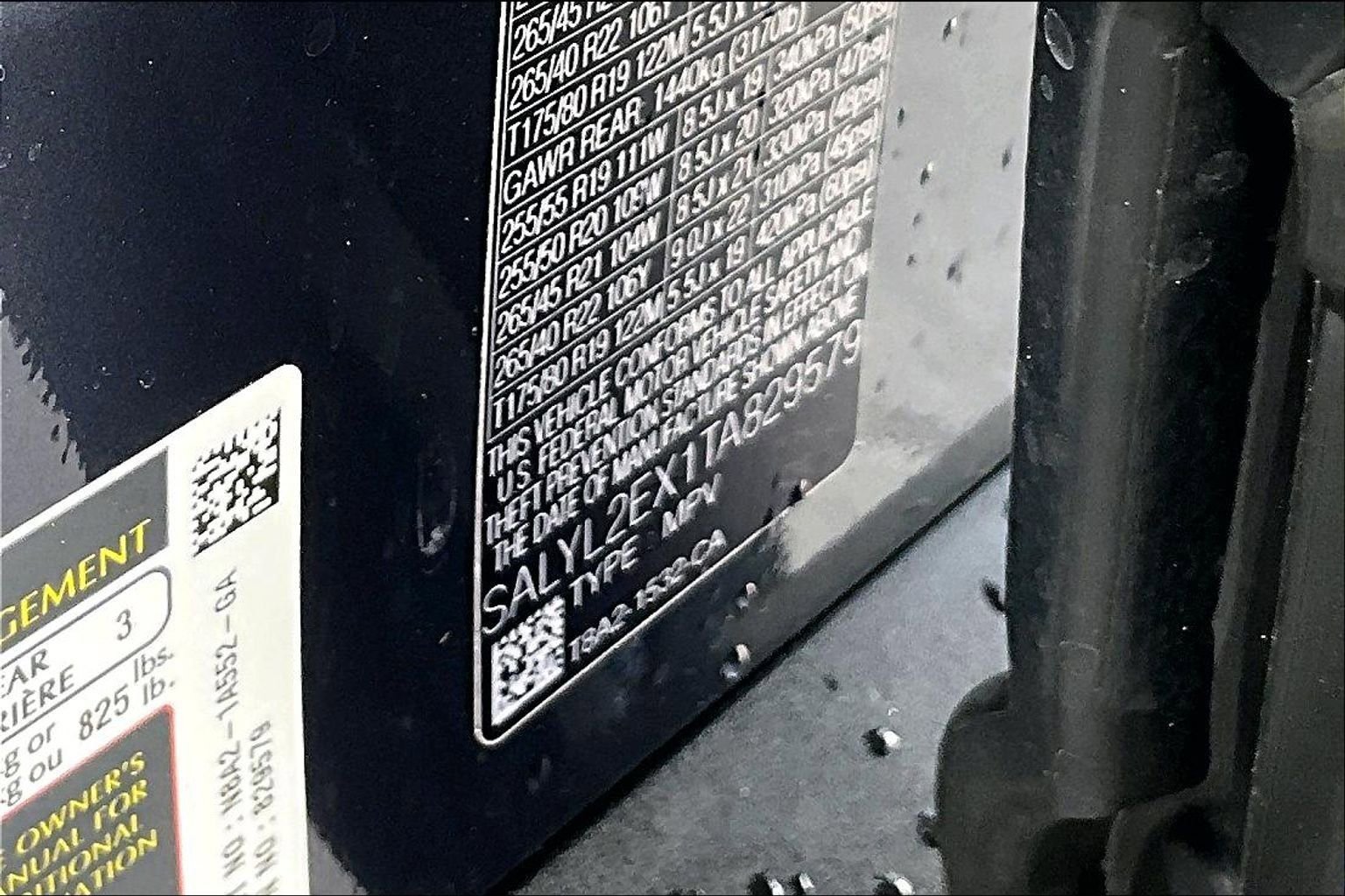 New 2026 Land Rover Range Rover Velar Dynamic SE image 13