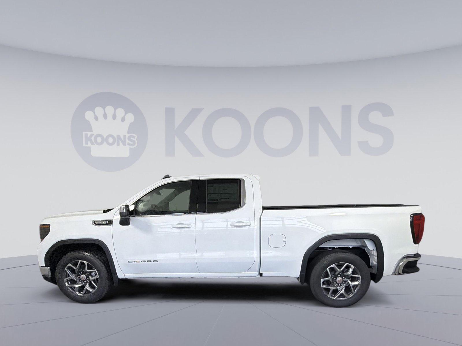 New 2026 GMC Sierra 1500 SLE image 2