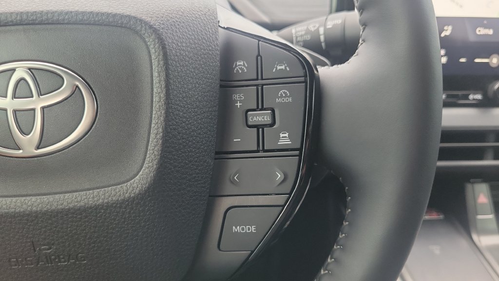 Used 2026 Toyota C-HR AWD/4WD image 20