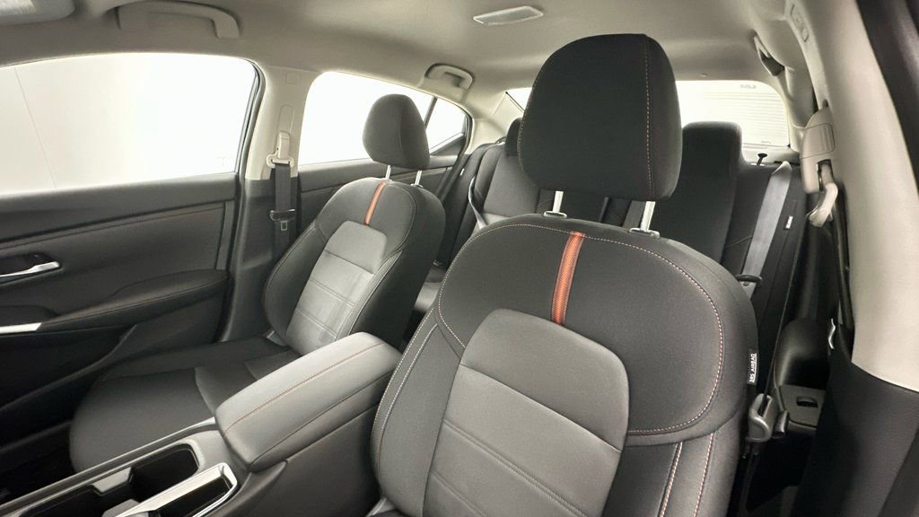 New 2025 Nissan Sentra SR w/ Midnight Edition image 9
