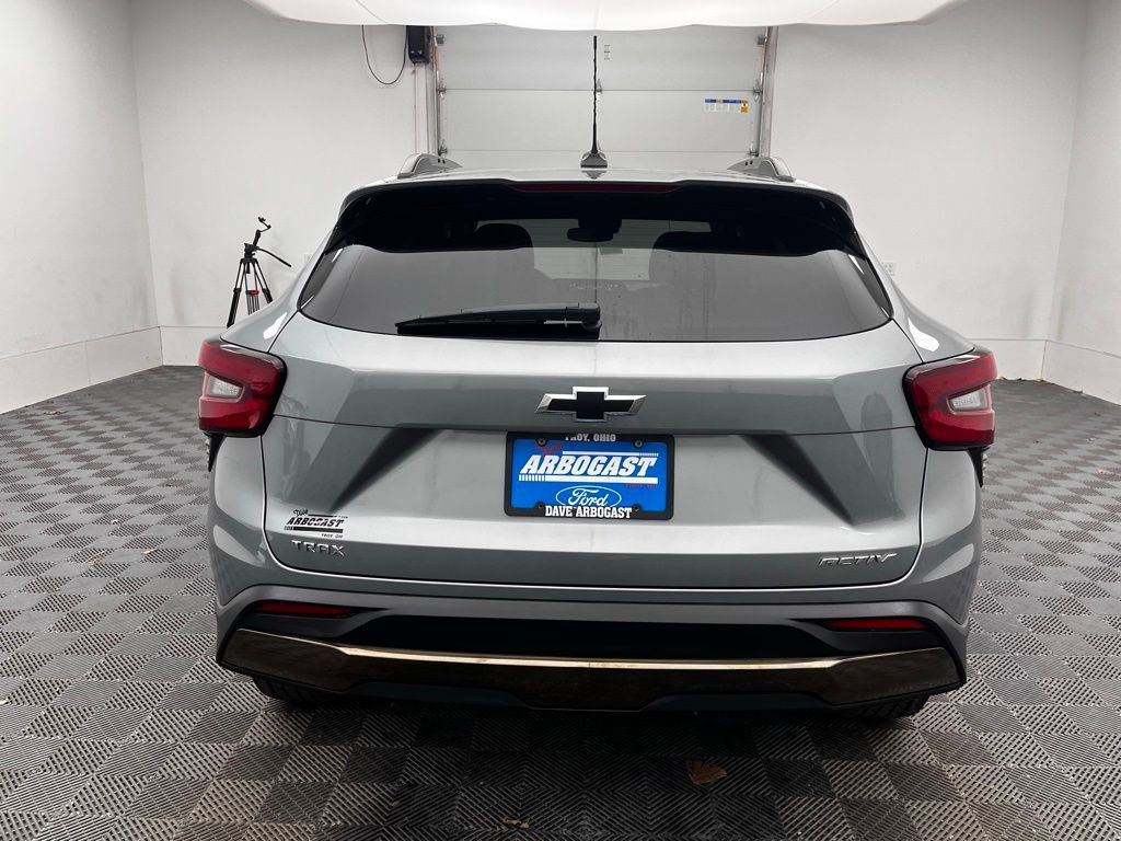 Used 2024 Chevrolet Trax ACTIV FWD image 11