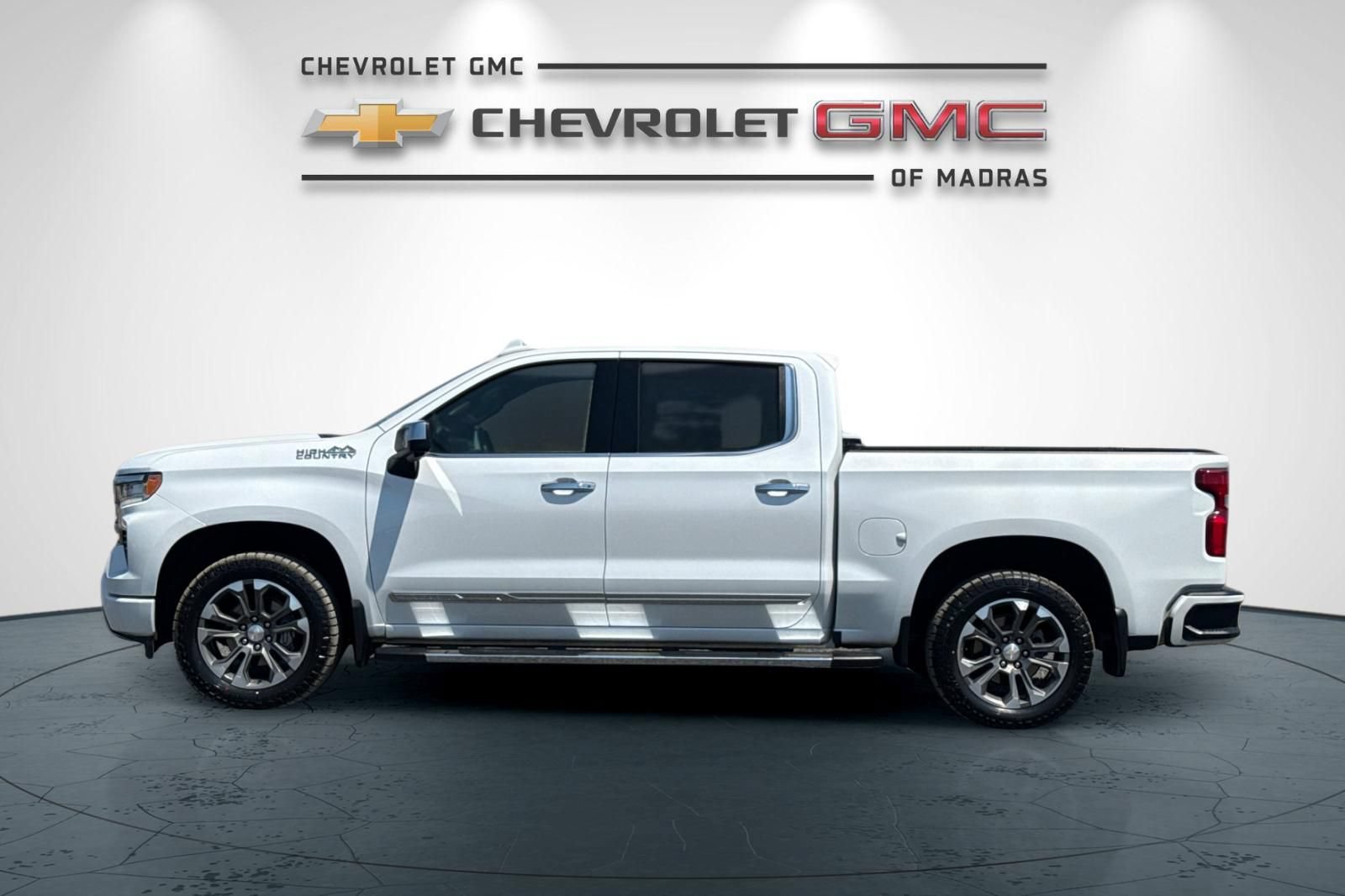 Used 2023 Chevrolet Silverado 1500 High Country AWD/4WD image 6