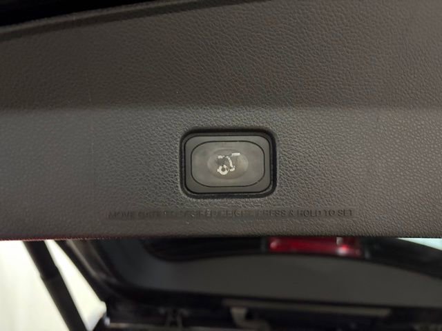 Used 2017 Ford Explorer Limited w/ Equipment Group 301A FWD image 11