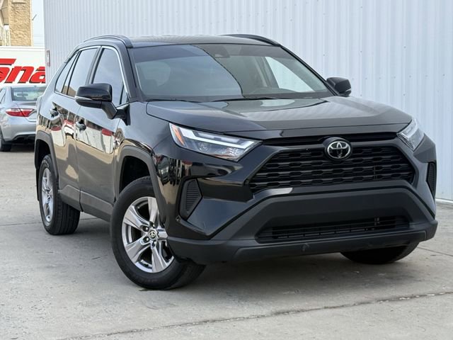 Used 2025 Toyota RAV4 XLE image 2