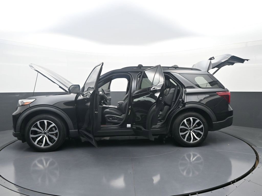 Used 2020 Ford Explorer ST w/ Premium Technology Package image 41