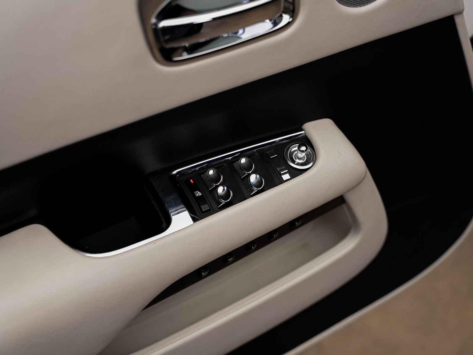 Used 2018 Rolls-Royce Wraith RWD image 62