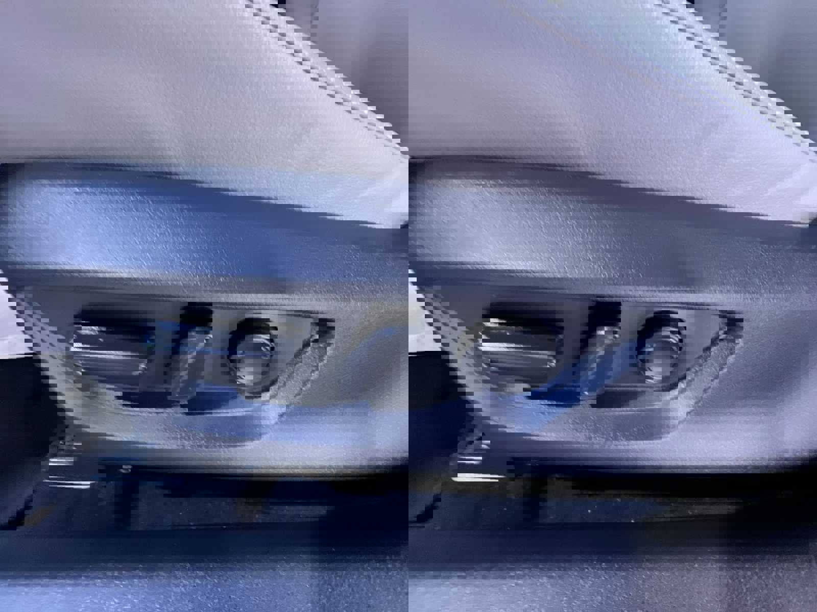 Used 2025 Toyota Camry SE w/ Convenience Package FWD image 5