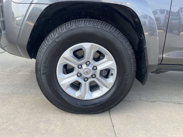 Used 2022 Toyota 4Runner SR5 Premium w/ Moonroof Package AWD/4WD image 13