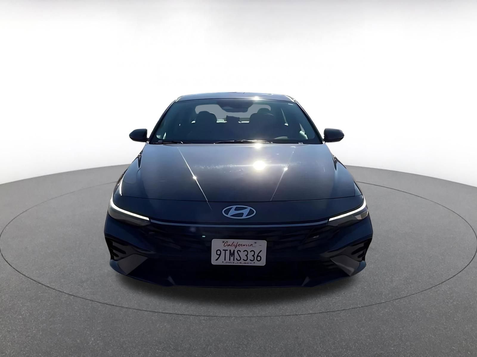 Used 2025 Hyundai Elantra Limited image 4