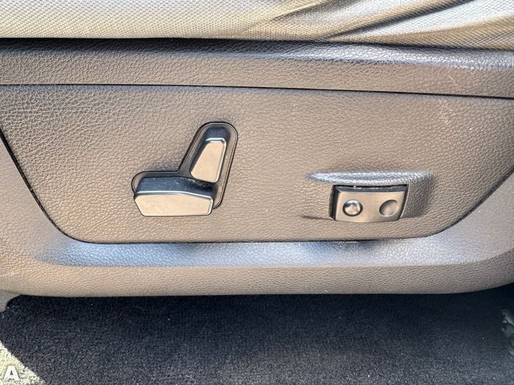 Used 2014 RAM 1500 Big Horn RWD image 30