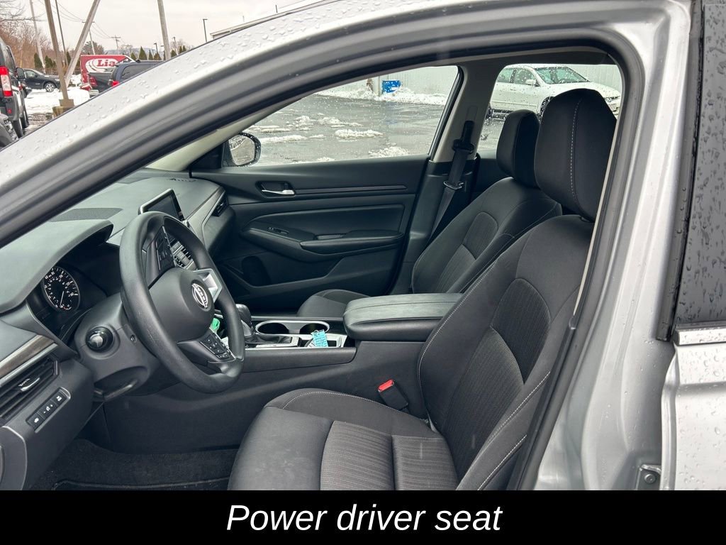 Used 2024 Nissan Altima 2.5 SV image 15