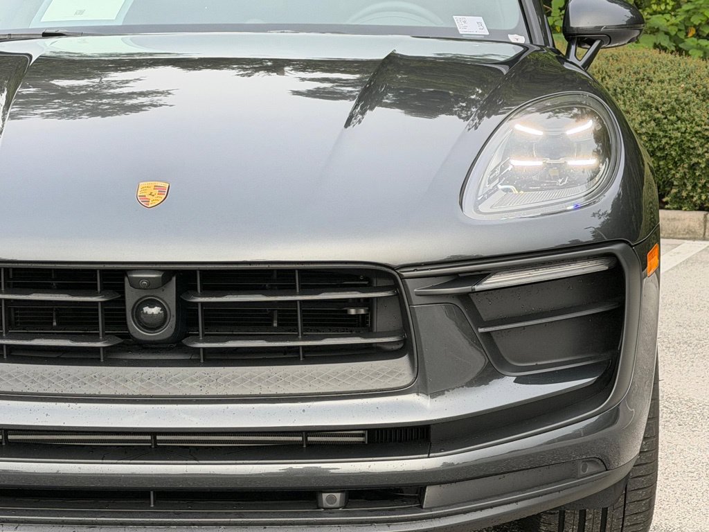 Certified 2026 Porsche Macan AWD/4WD image 26