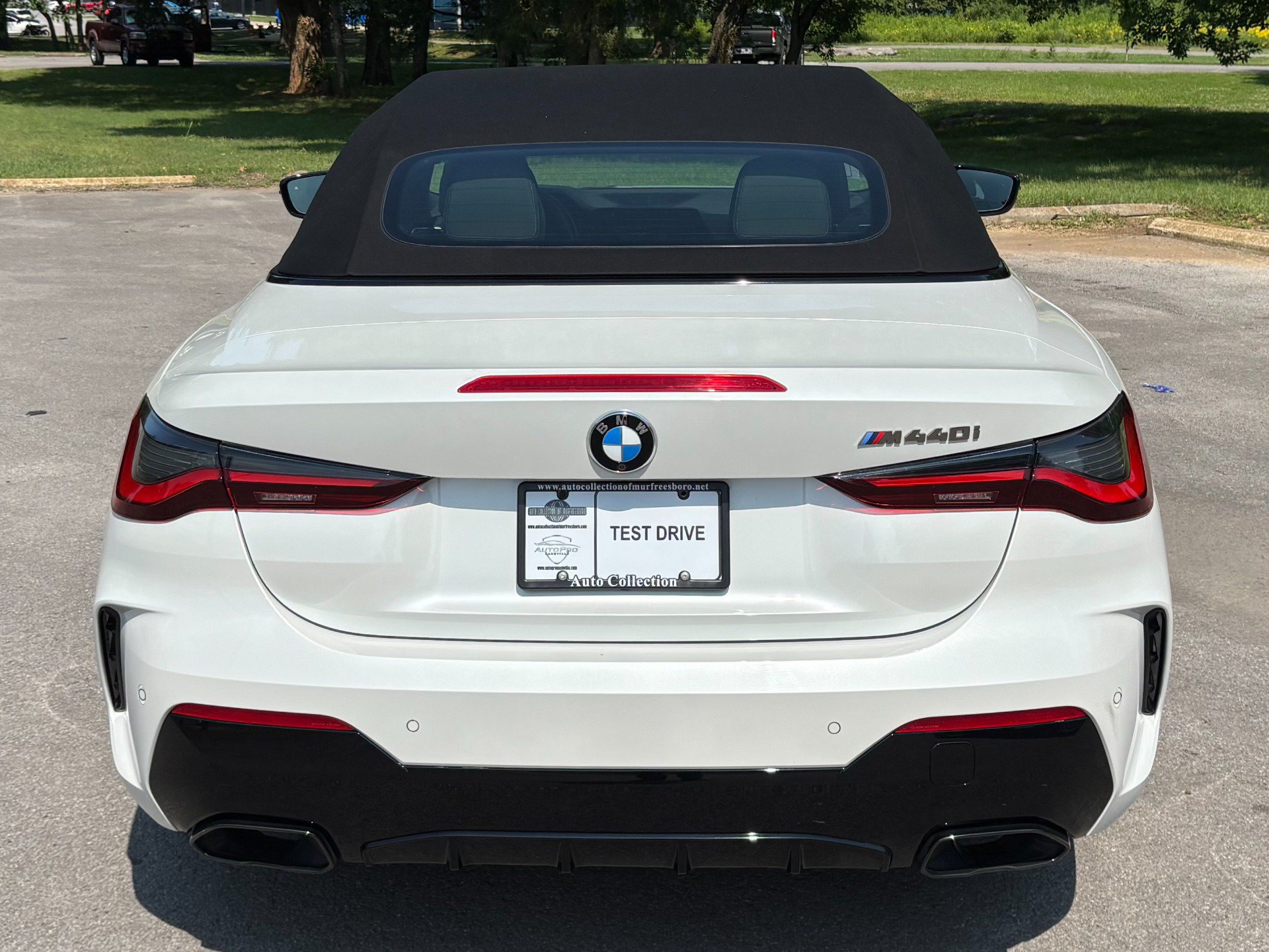 Used 2022 BMW M440i Convertible RWD image 11