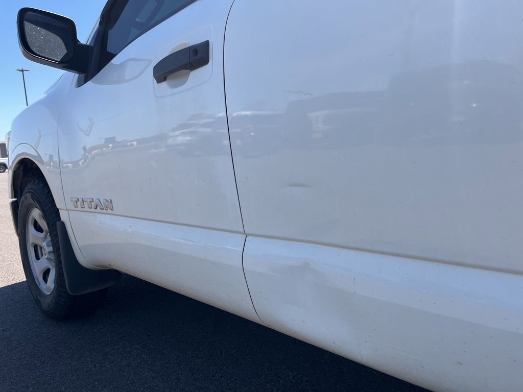 Used 2017 Nissan Titan S image 10