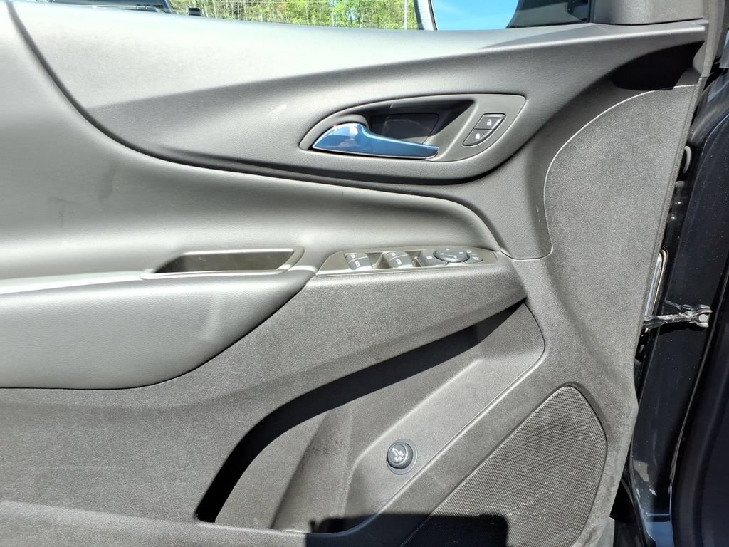Used 2024 Chevrolet Equinox LT w/ LPO, Floor Liner Package FWD image 3