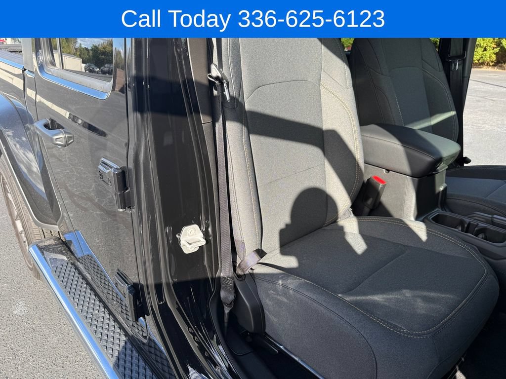 New 2025 Jeep Gladiator Sport AWD/4WD image 22