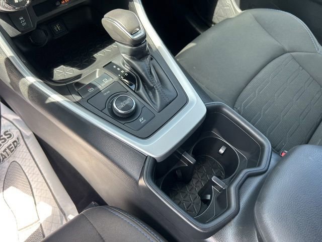 Used 2023 Toyota RAV4 SE image 28