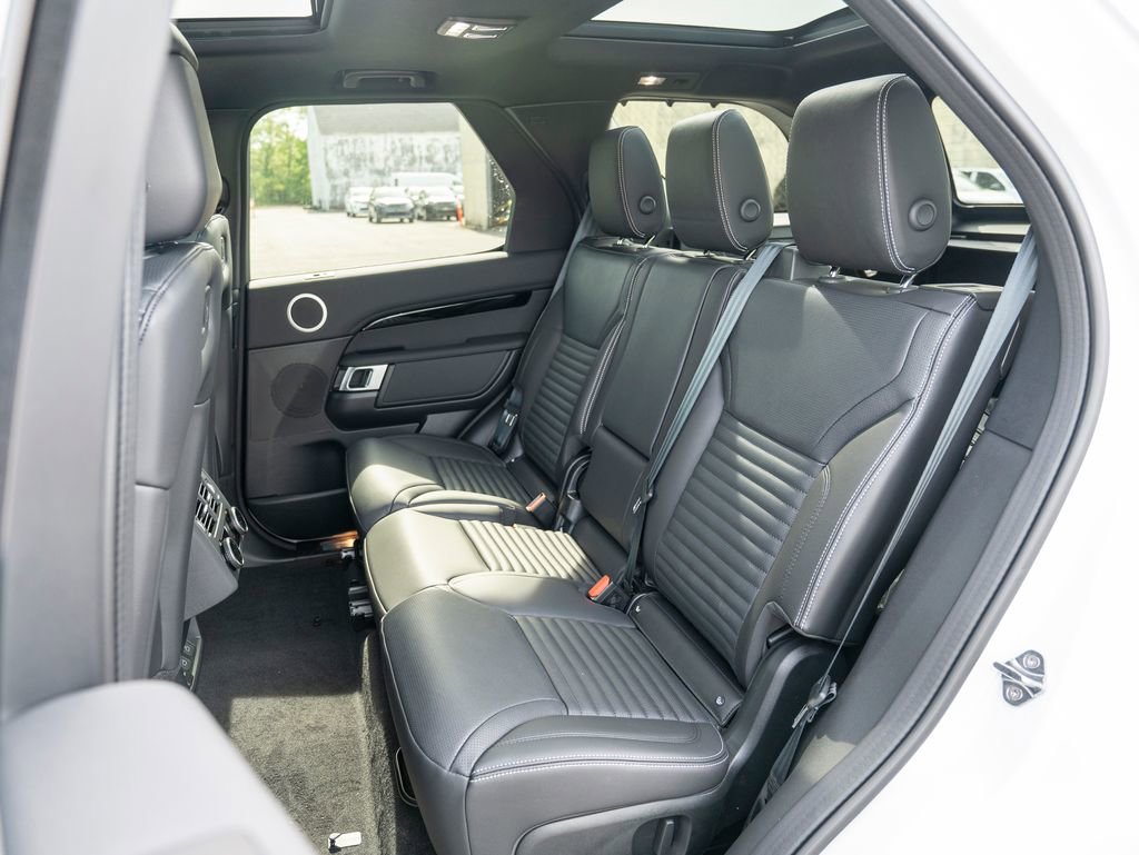 New 2025 Land Rover Discovery S image 22