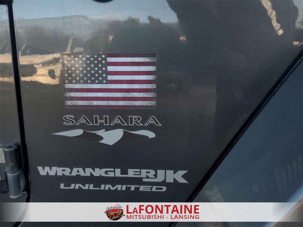 Used 2018 Jeep Wrangler Unlimited Sahara w/ Dual Top Group image 8