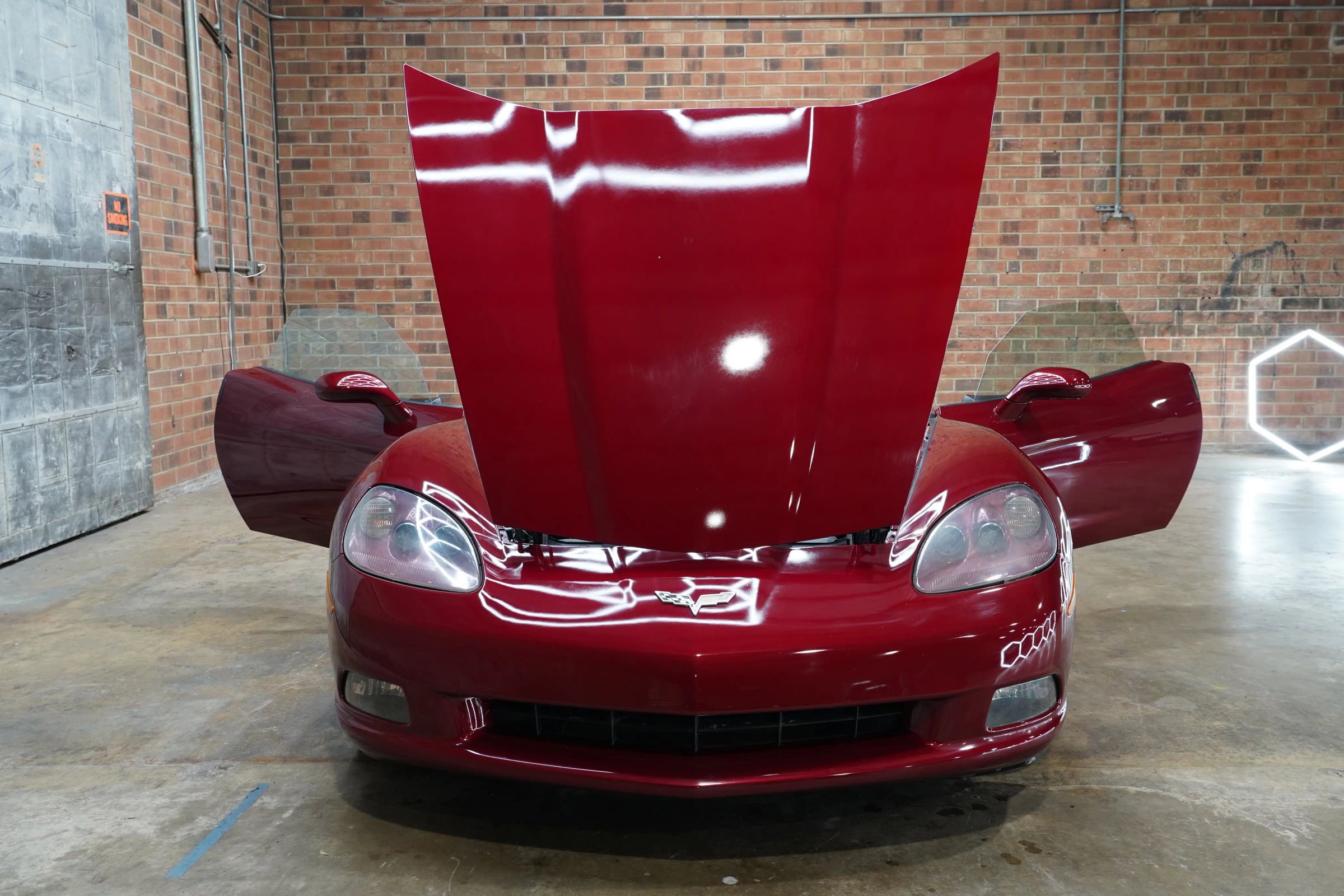 Used 2006 Chevrolet Corvette Coupe w/ Preferred Equipment Group RWD image 25