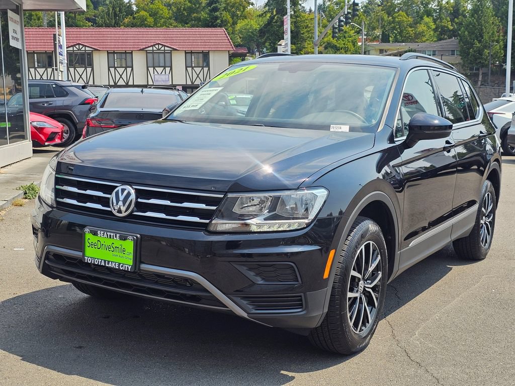 Used 2021 Volkswagen Tiguan SE w/ Panoramic Sunroof Package AWD/4WD image 3