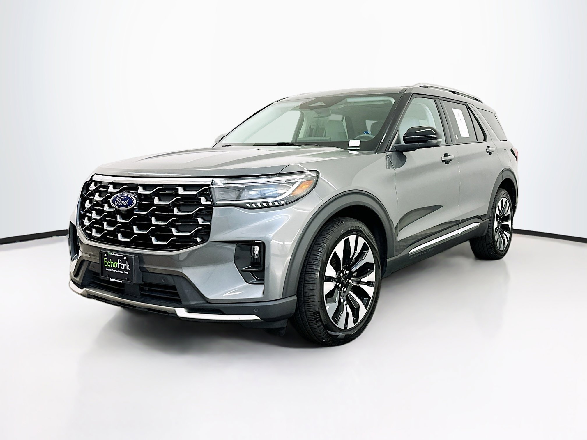 Used 2025 Ford Explorer Platinum w/ LUX Leather Package image 3