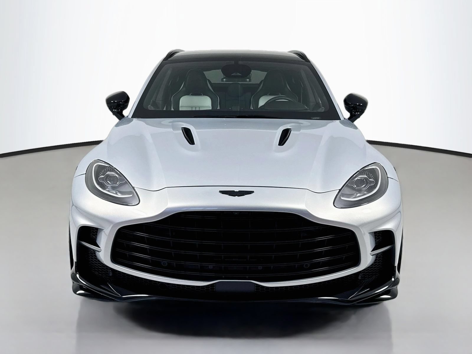 Used 2026 Aston Martin DBX 707 AWD/4WD image 2