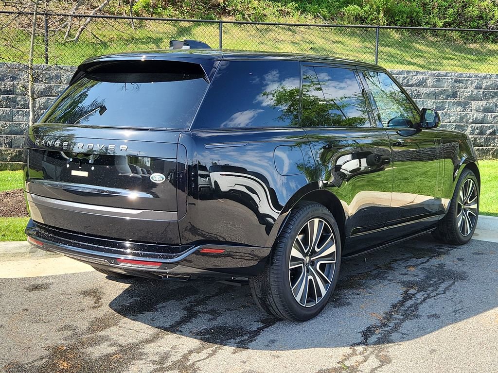 Used 2023 Land Rover Range Rover SE AWD/4WD image 2