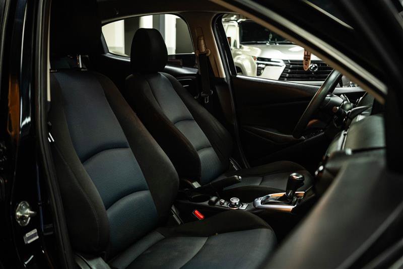 Used 2019 Toyota Yaris LE FWD image 13