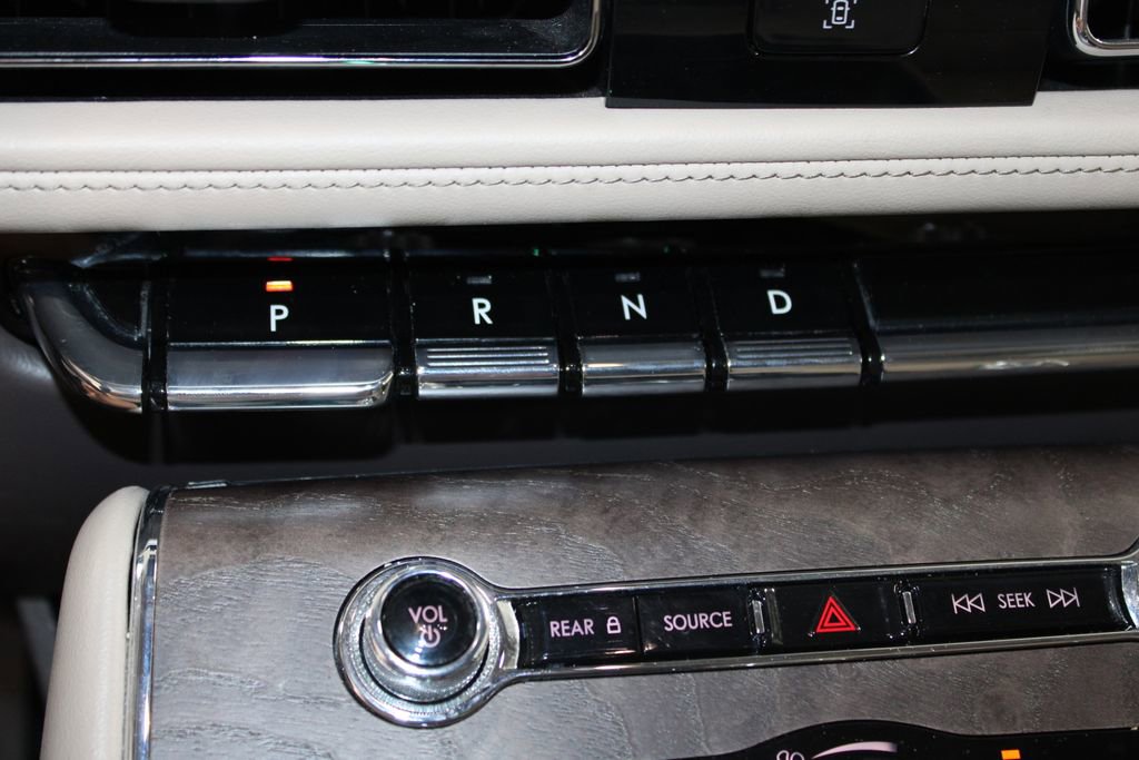 Used 2023 Lincoln Aviator Reserve w/ Equipment Group 201A image 49