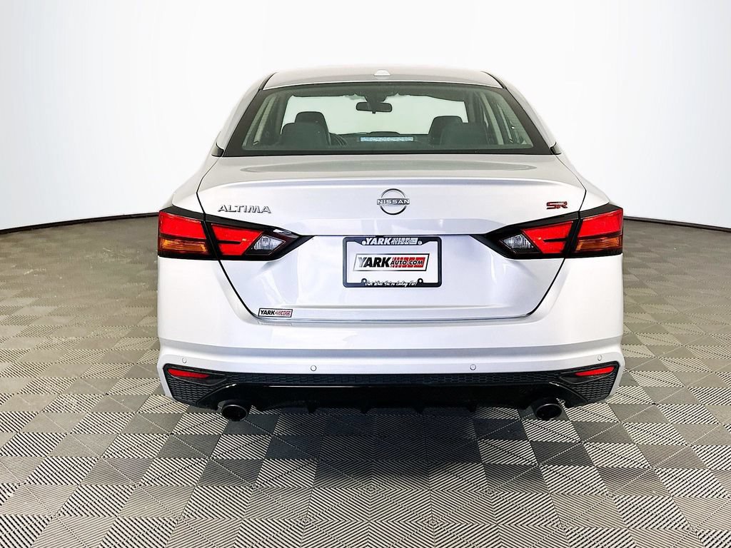 Used 2024 Nissan Altima 2.5 SR FWD image 9