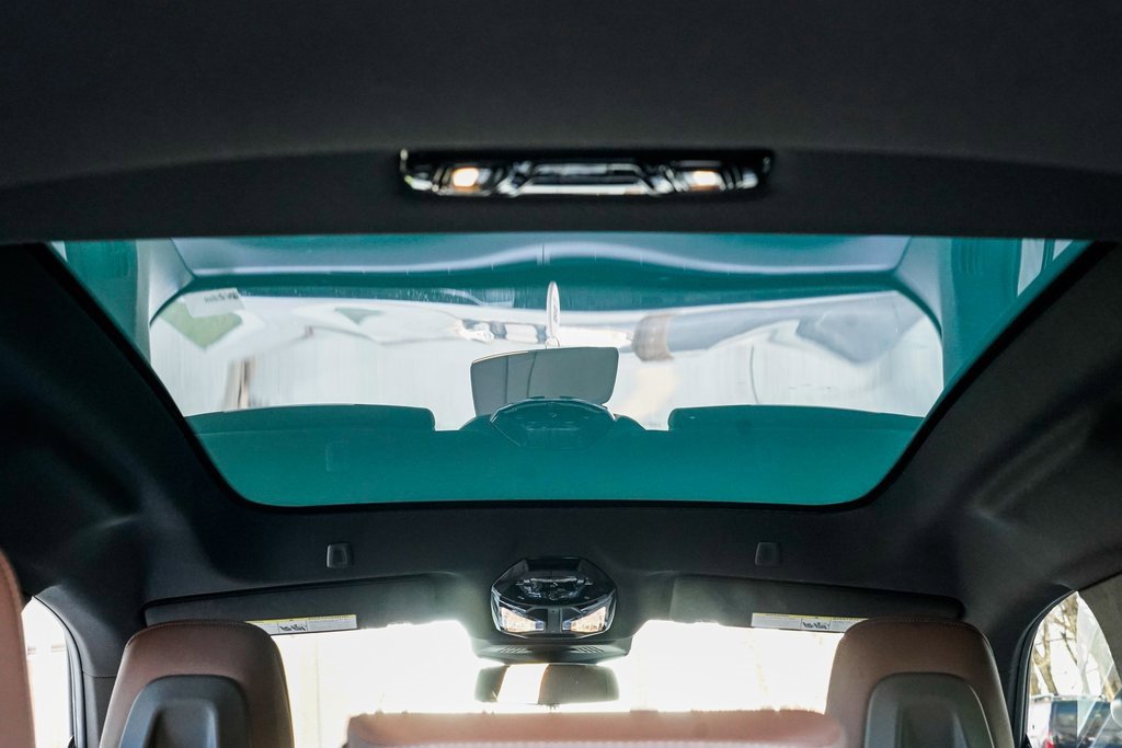 Used 2024 BMW iX xDrive50 w/ Premium Package image 16