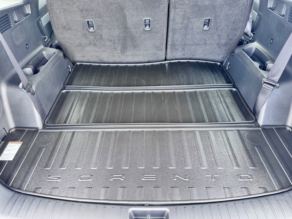 New 2026 Kia Sorento LX image 13