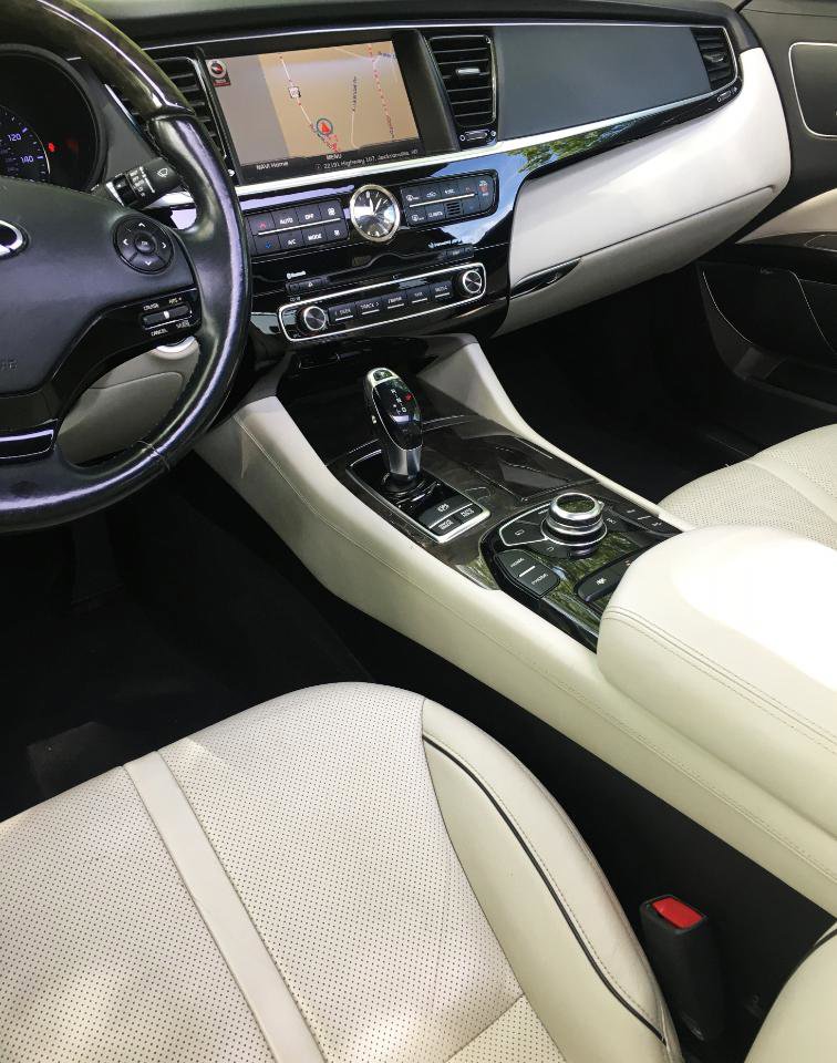 Used 2015 Kia K900 Luxury RWD image 21