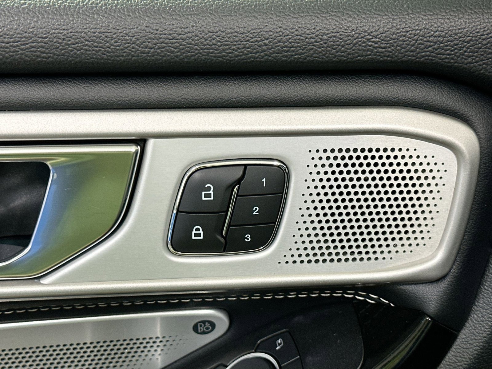 Used 2021 Ford Explorer ST w/ Equipment Group 401A image 17